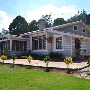 Hillington Cottage